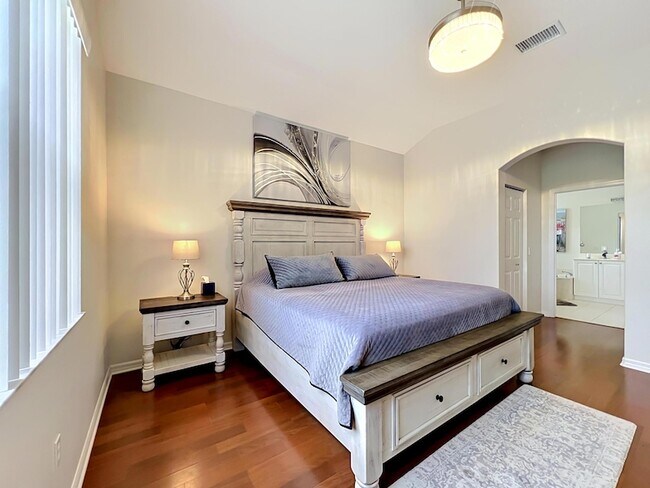 Building Photo - 1343 Shoreline Cir