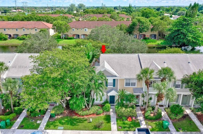 Building Photo - 8040 Sanibel Dr