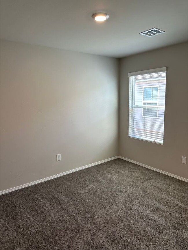 Building Photo - New Year's Promotion! NEW Three Bedroom | ...