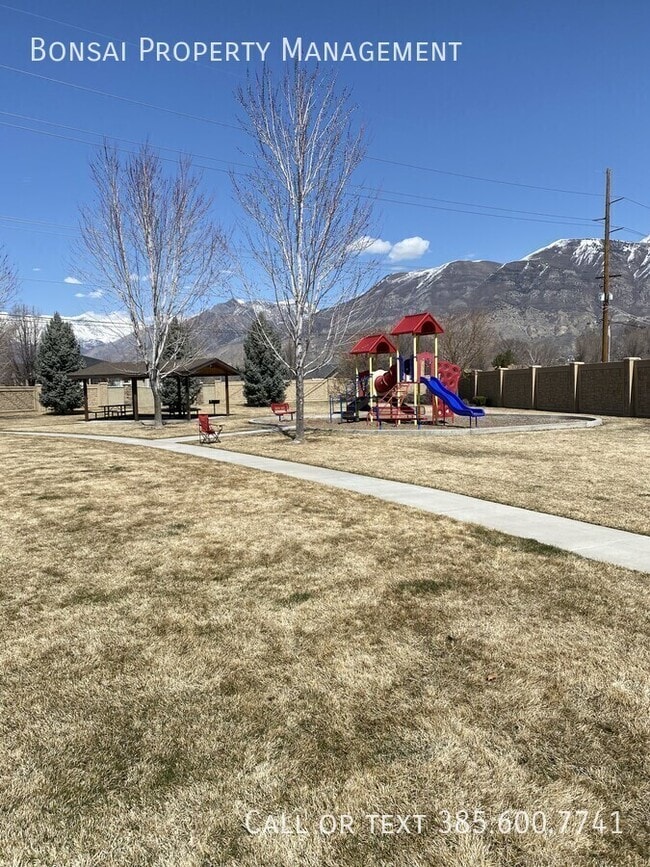Building Photo - 603 E 60 S