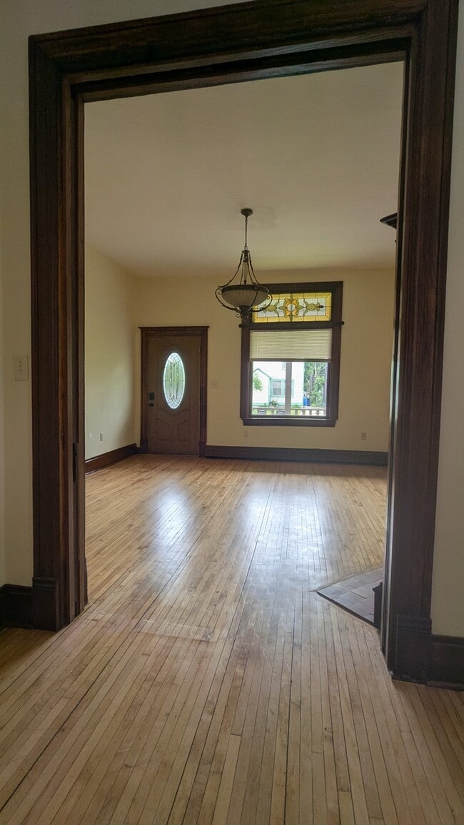 Building Photo - 808 Iglehart Ave