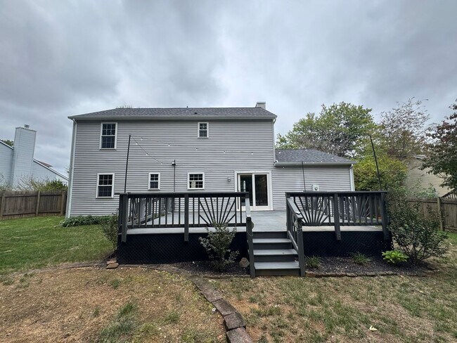 Building Photo - Stunning 4 Bed 2.5 Bath Single-Family Home...
