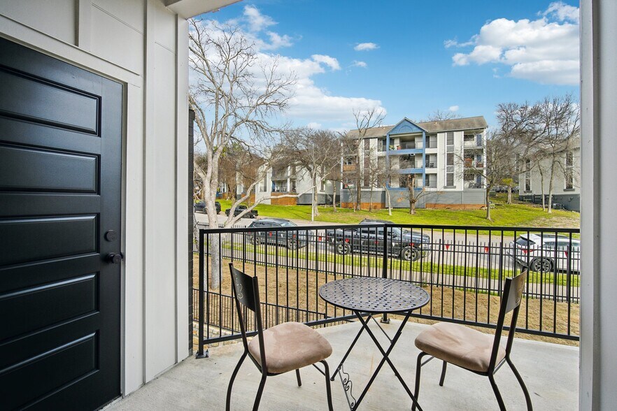 Building Photo - 2450 Wickersham Ln