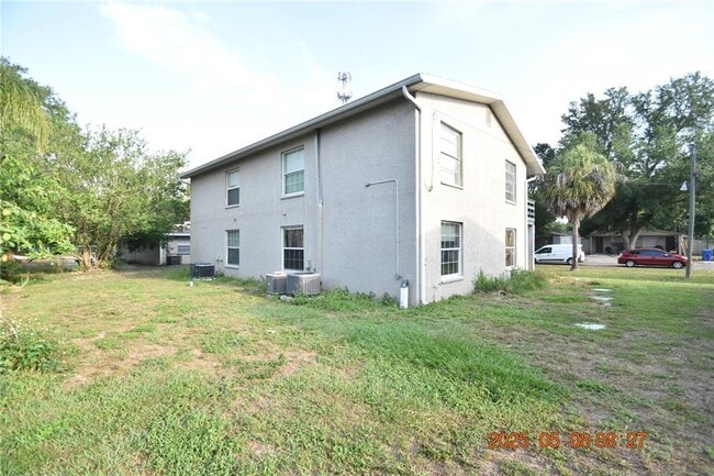 Building Photo - 2205 Irene St
