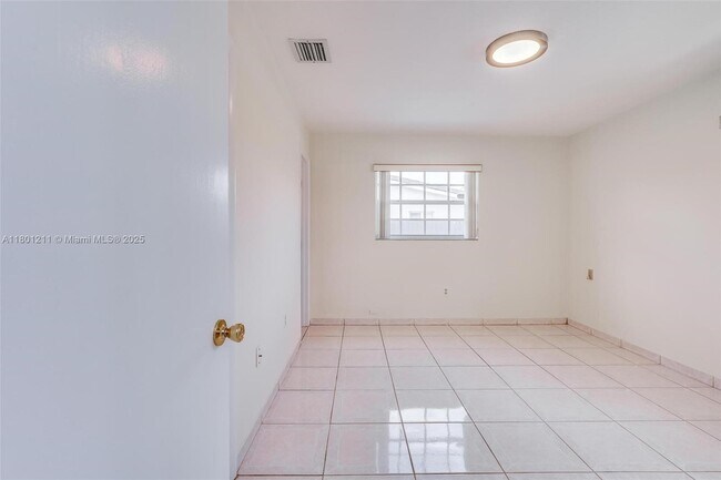 Building Photo - 9270 SW 15th St