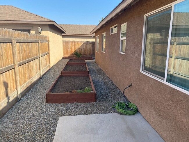 Building Photo - 467 Descanso Bay Ct