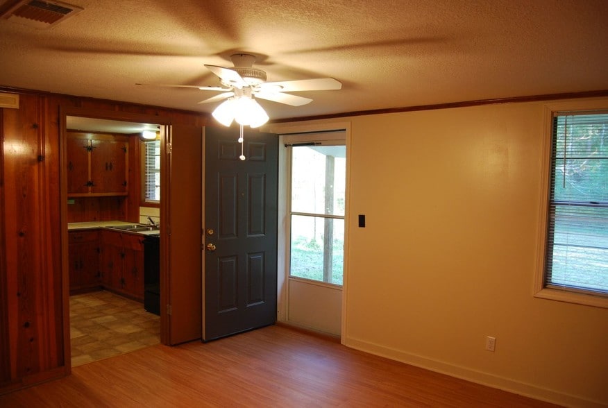 Bonus Room - 2128 MS-27