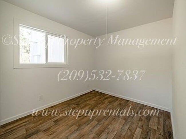 Building Photo - 11240 CA-49