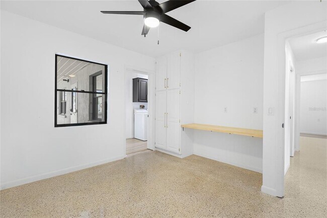 Building Photo - 2723 Lynnhurst St