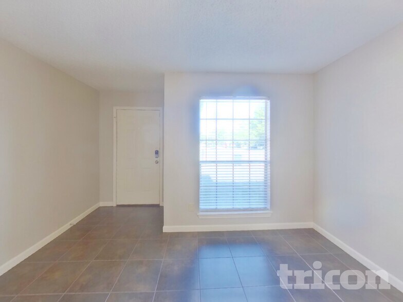 Building Photo - 4208 Middlebrook Dr