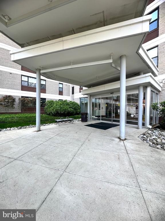 Building Photo - 4600 Duke St