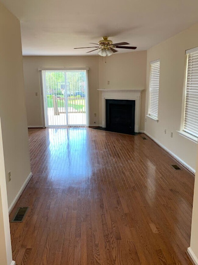 Building Photo - New Macungie Rental Listing