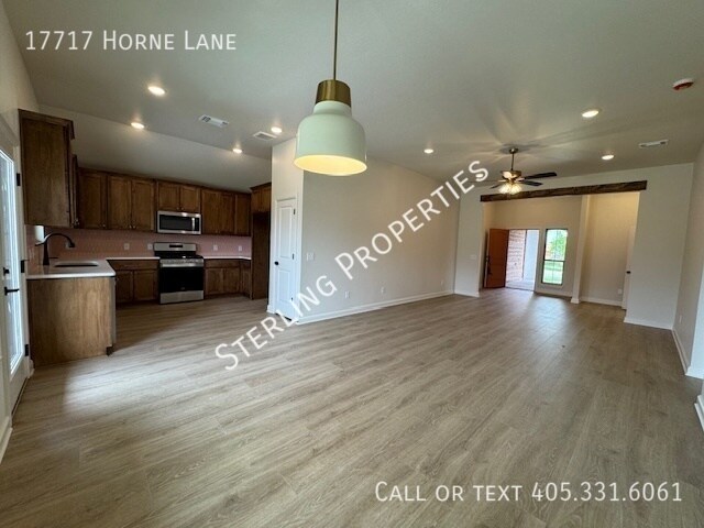 Building Photo - 17717 Horne Ln