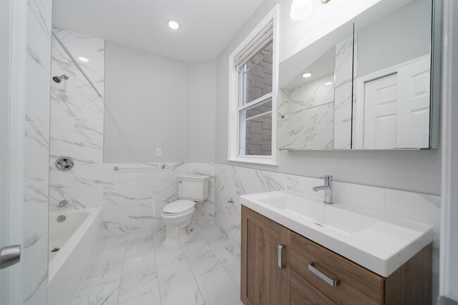 Building Photo - 408 Monastery Pl