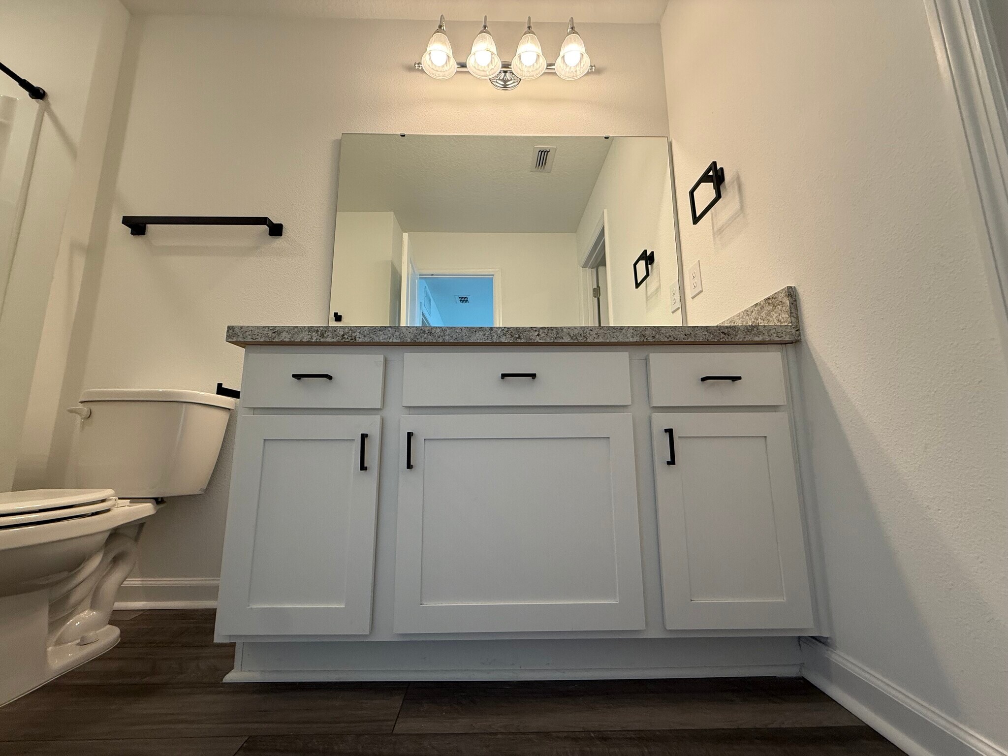 Master bath - 6206 Daerr Ridge St