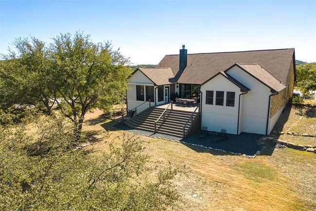 Building Photo - 702 E Summit Dr