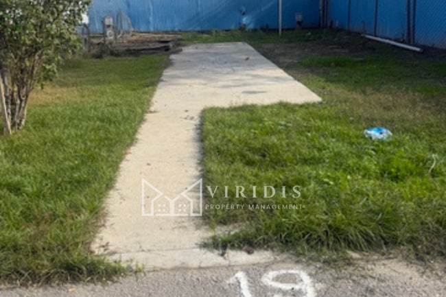 Building Photo - 327 Beardsley Ave