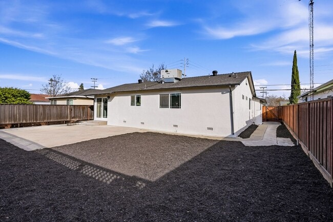 Building Photo - 3BR Livermore Home for Rent | Updated Kitchen | Near Downtown | $4,000/mo