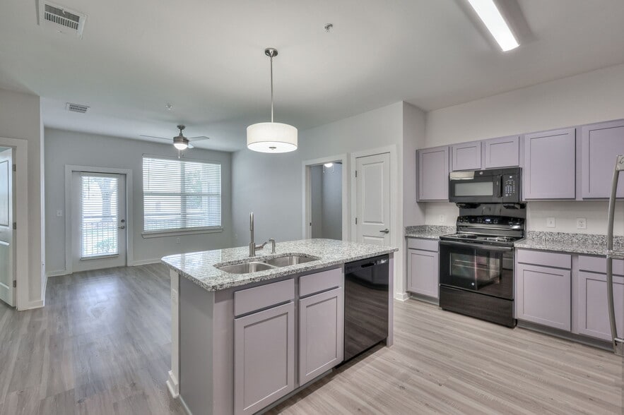 Building Photo - Brownsville Flats