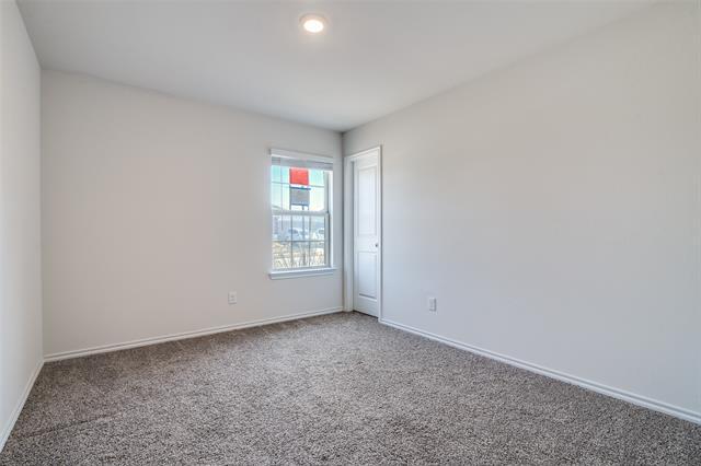 Building Photo - 611 Chuck Wagon Dr