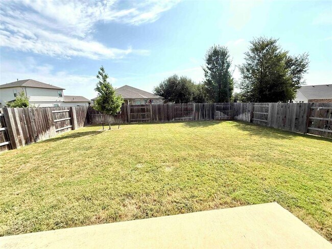 Building Photo - 301 Bright Star Ln