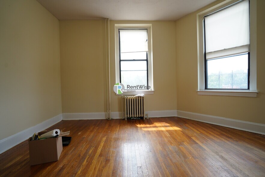 Building Photo - 223 Essex St