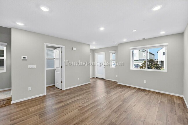 Building Photo - Recently Built Woodburn Townhome Featuring A/C