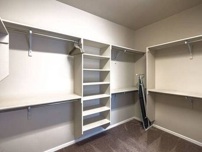 Building Photo - Beautiful East side House 3 Bed