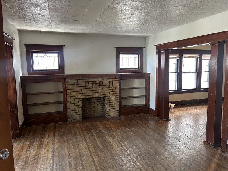 Building Photo - 560 Linden Ave