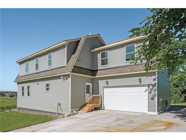 Building Photo - Rare 3 bed 4 bath no upgrade left out! 2 f...