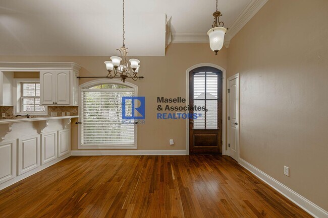 Building Photo - 403 Evian Way