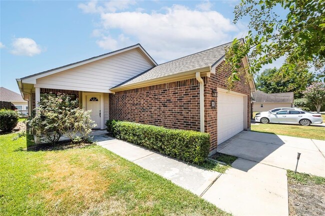Building Photo - 119 Golfview Ct