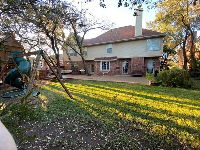 Building Photo - 10025 Circleview Dr