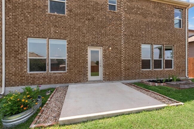 Building Photo - 7604 Peccary Dr