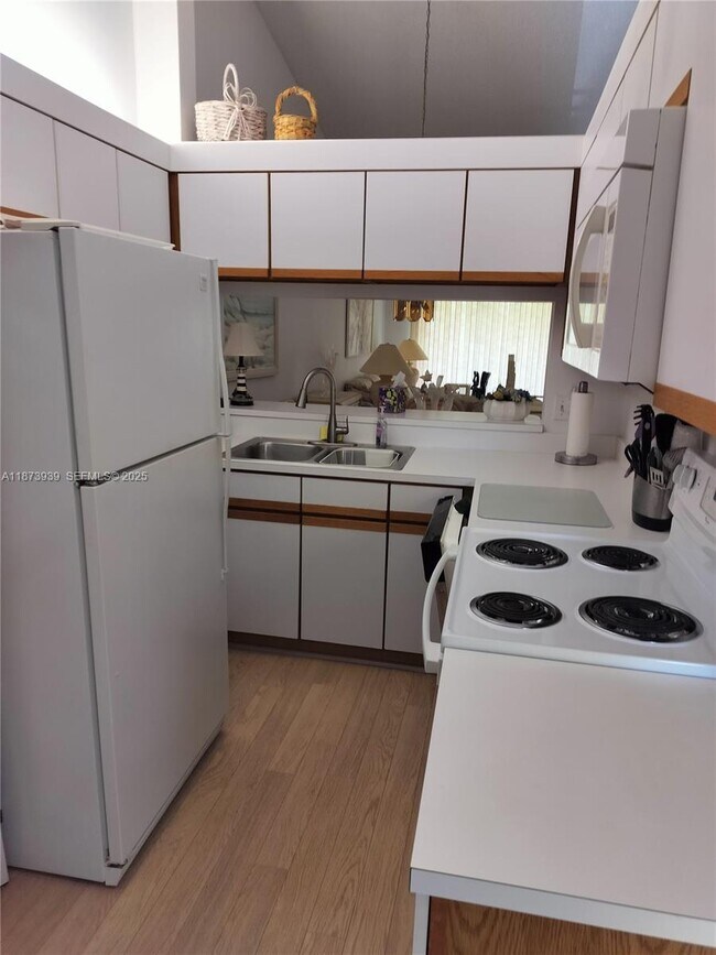 Building Photo - 1002 Keystone Dr