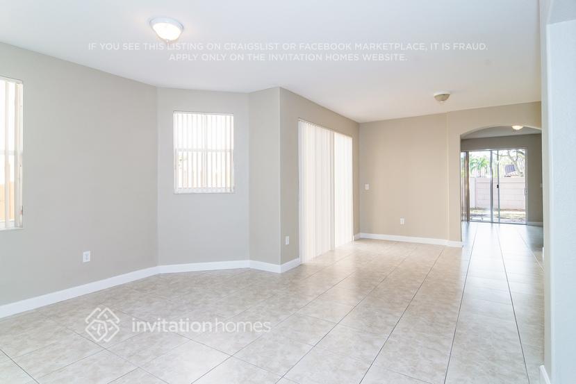 Building Photo - 9141 SW 152nd Ct