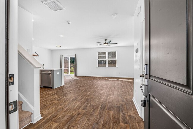Building Photo - 123 Sweet Cherry Ln