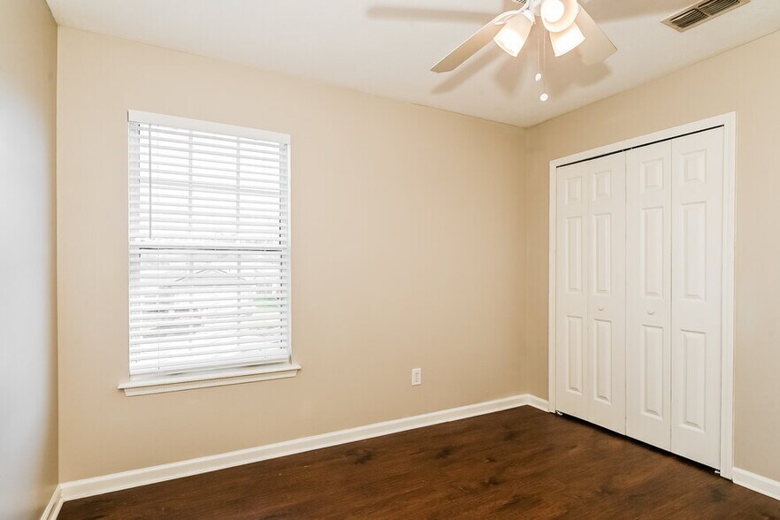 Building Photo - 1848 Pineta Cove Drive