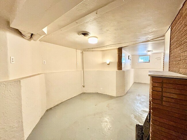 Building Photo - 3810-3812 Central St.