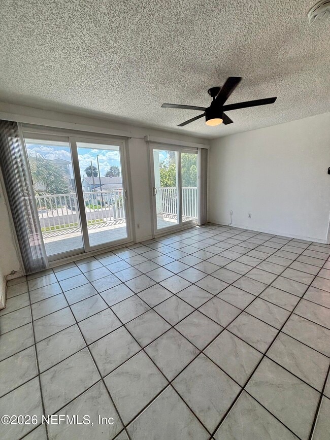 Building Photo - 221 6th St S