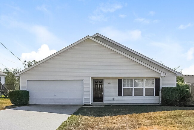 Building Photo - 331 Lake Forest Dr