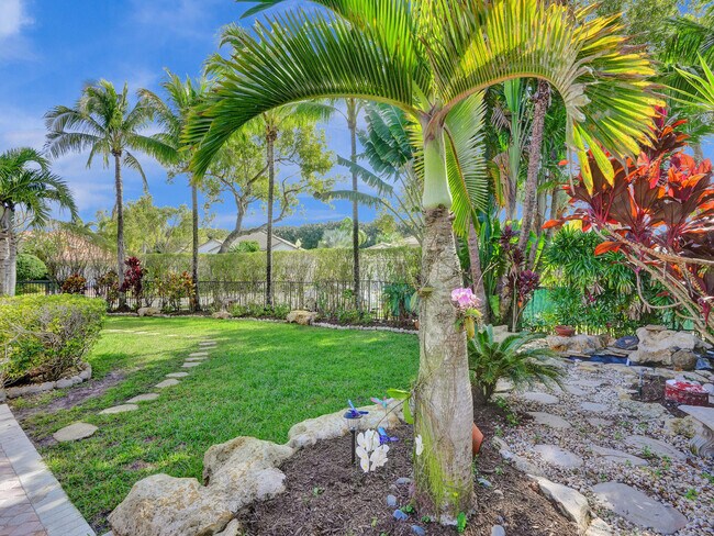 Building Photo - 762 Crescent Way