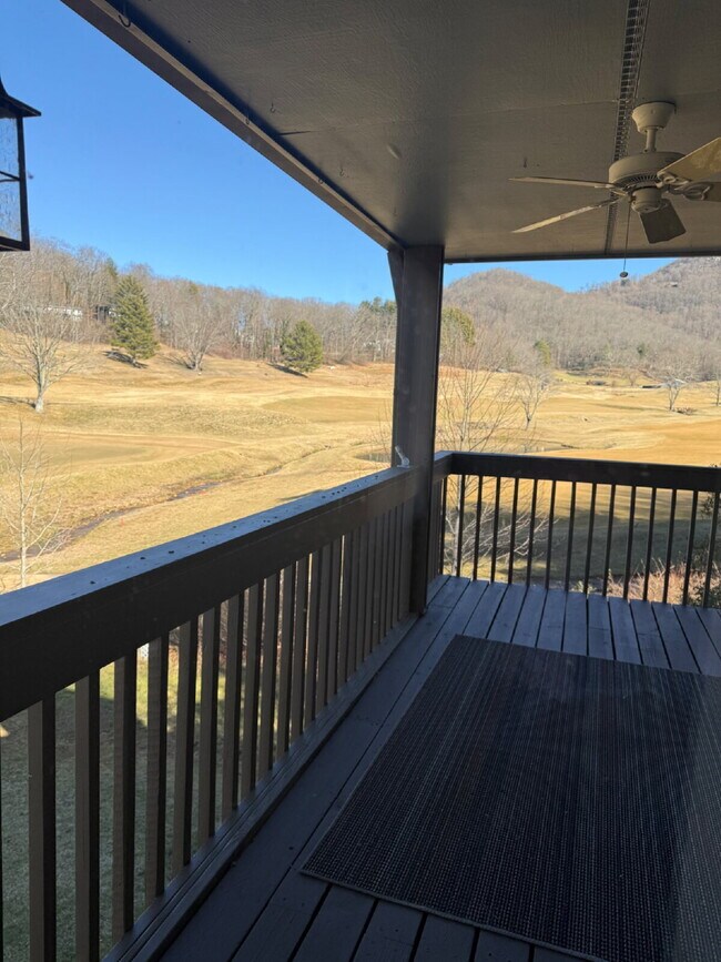 Building Photo - 2-Bed, 2-Bath Condo, The Greens/Waynesville NC