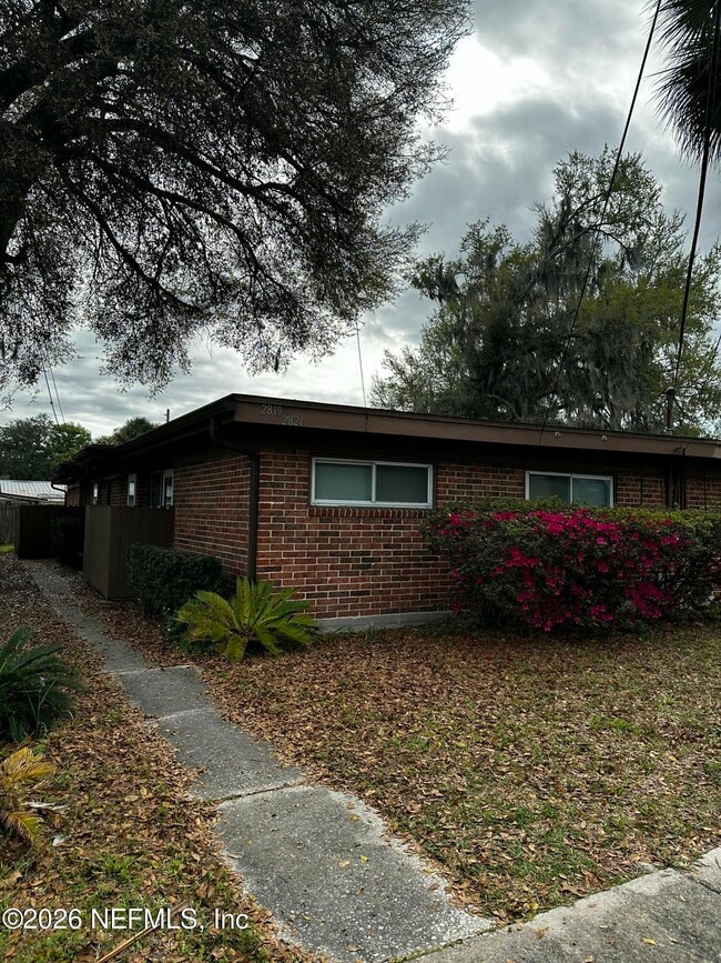 Building Photo - 2821 Searchwood Dr