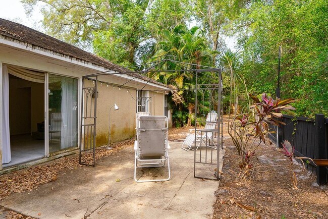 Building Photo - 254 Oak Park Pl