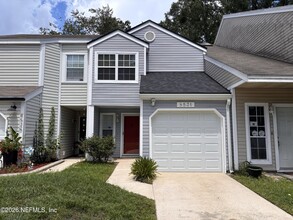 Building Photo - 8531 Sturbridge Cir W