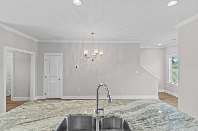 Building Photo - 200 Clifton Dr