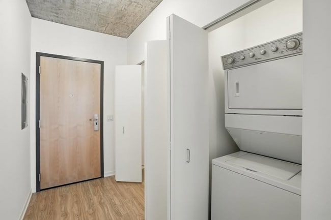 Building Photo - 1311 S Wabash Ave