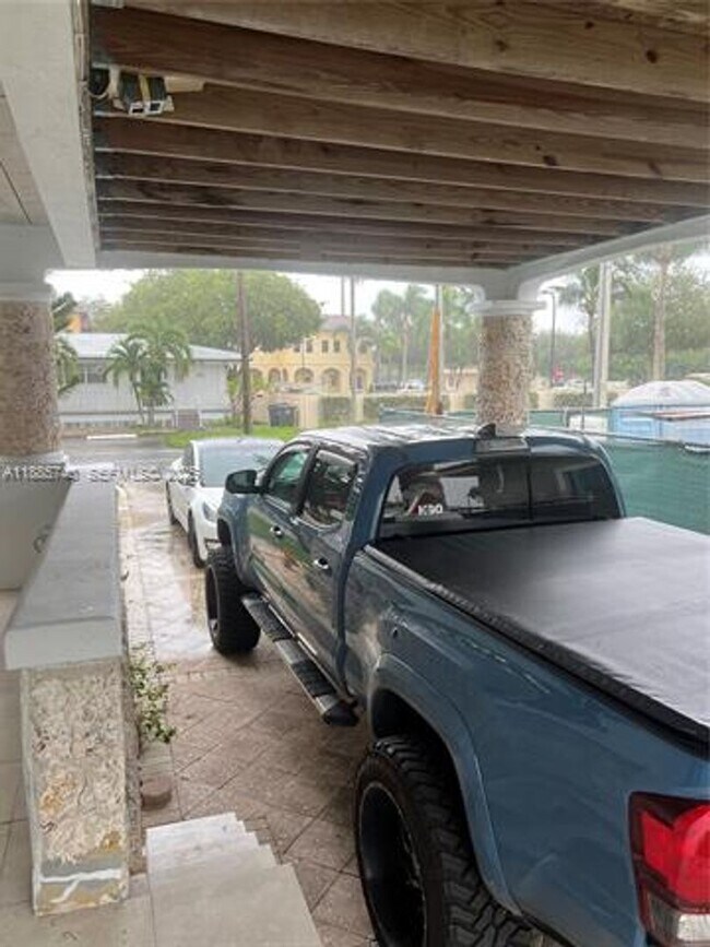 Building Photo - 130 SW 1st Ave