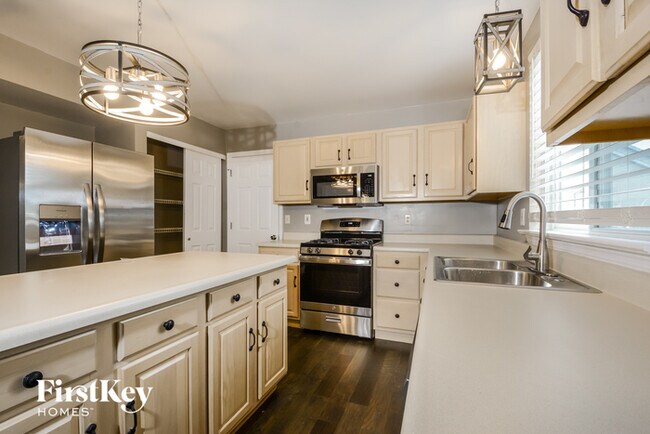 Building Photo - 1016 Scenic Oaks Ct